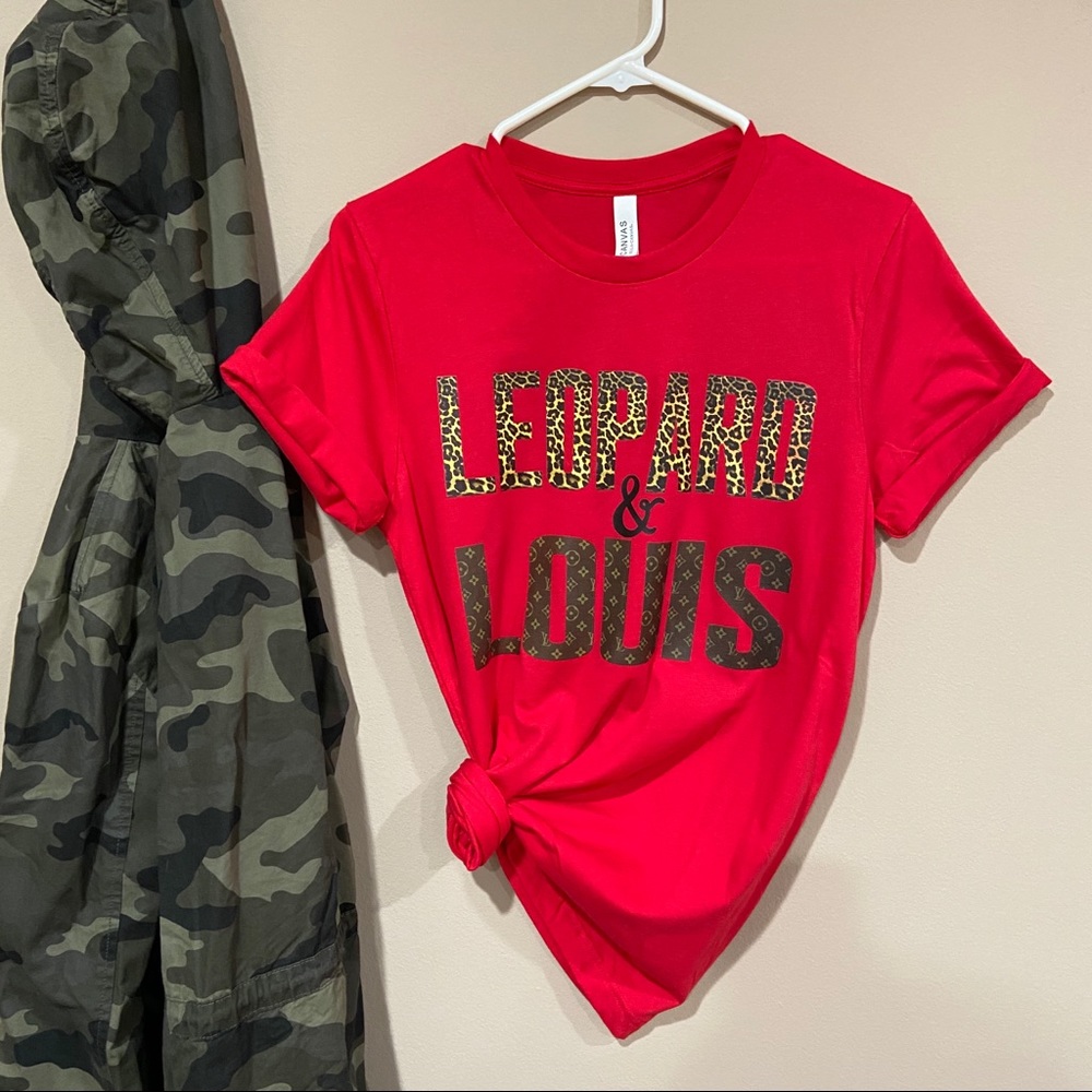 Bella Canvas Leopard & Louis Printed T- shirt Sz S